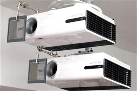3D cinema trend with two projector - 3D cinema entertainment trend in Vietnam –where to buy 2 projectors 3D system? – Advice installing two projectors 3D cinema system – 3D cinema projector for rent?
